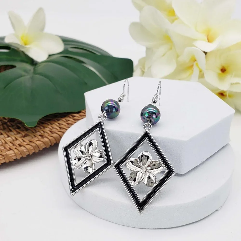 Silver Plumeria CZ pearl earrings - Picture 1 of 1